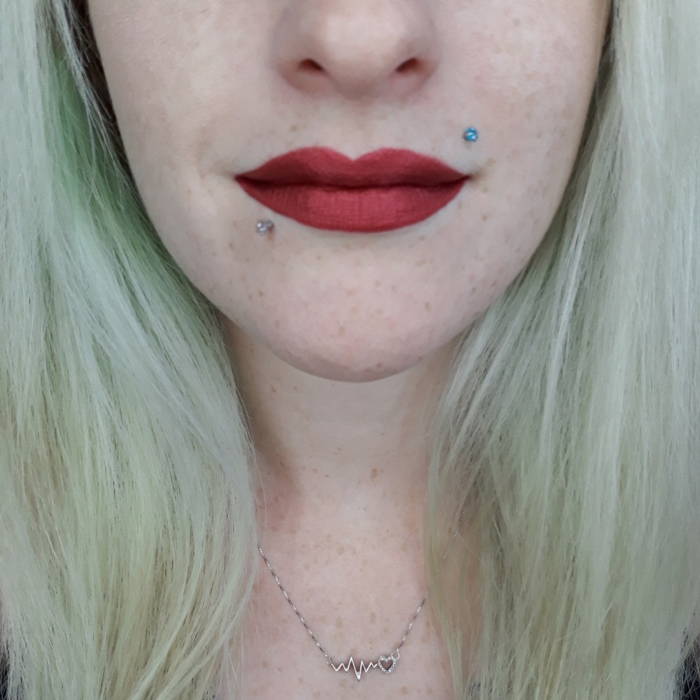 Powerlips Fluid in Ruler